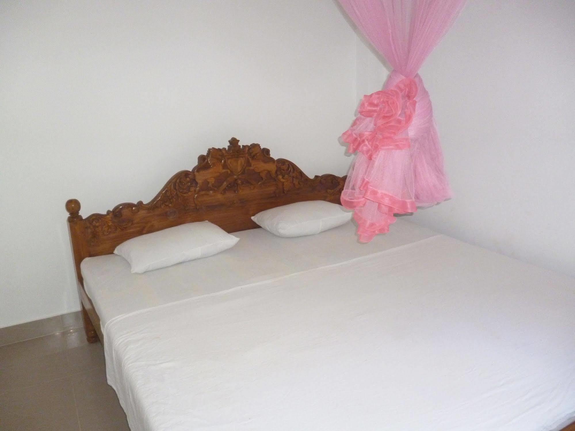 Seaview Paradise Inn Weligama Esterno foto